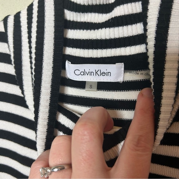 Calvin Klein Black and White Striped Turtleneck Sweater Size Small - Picture 4 of 5